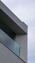 Стъклен парапет